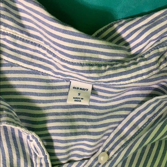 Old navy button up - Picture 3 of 4